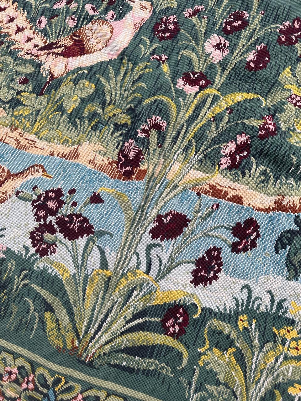 Grazioso arazzo vintage francese a punto d'ago in stile Aubusson, disegno medievale in vendita 9