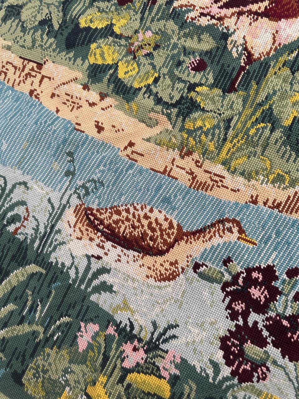 Grazioso arazzo vintage francese a punto d'ago in stile Aubusson, disegno medievale in vendita 11