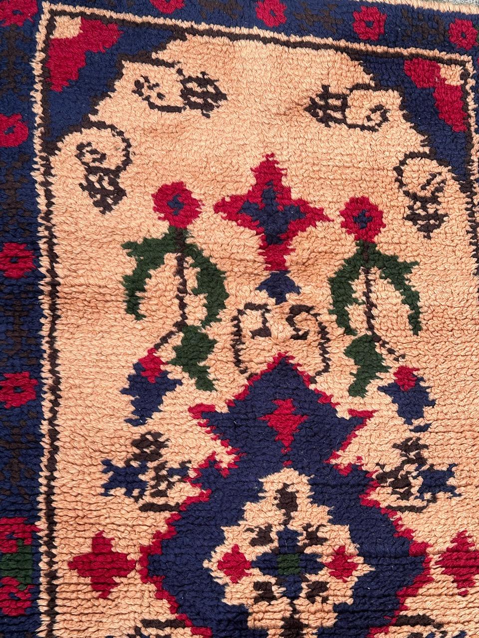 Schöner französischer Cogolin-Teppich im Oushak-Design im Vintage-Stil (Französisch) im Angebot
