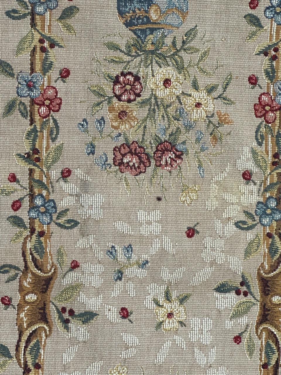 Schöner französischer Jacquard-Wandteppich im Aubusson-Stil im Vintage-Stil (Französisch) im Angebot