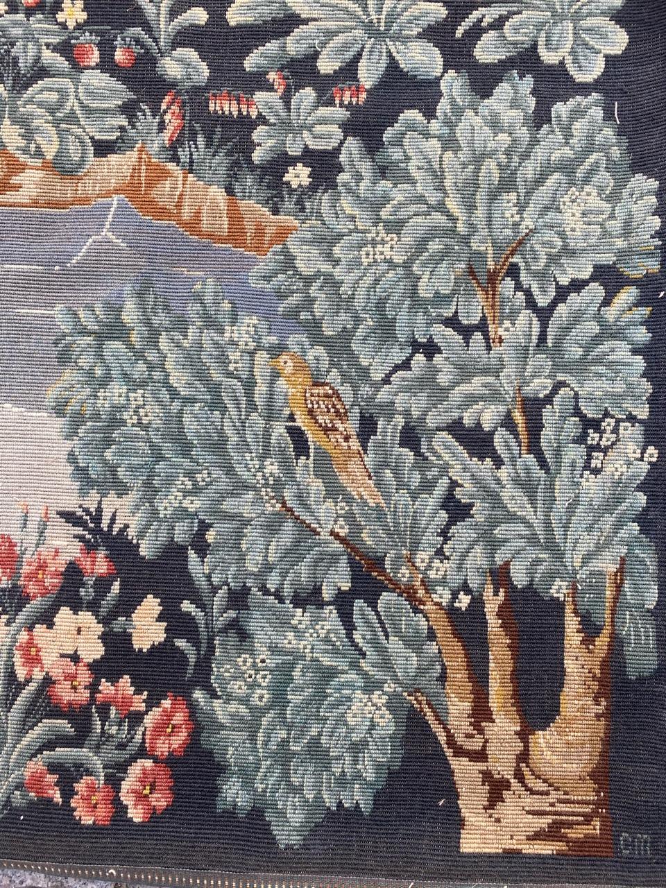 Sehr schöne Mitte des Jahrhunderts Wandteppich mit schönen Design eines Museums Wandteppich und schönen Farben, ganz von Hand bestickt mit Nadelspitze Methode mit Wolle und Seide.

✨✨✨
