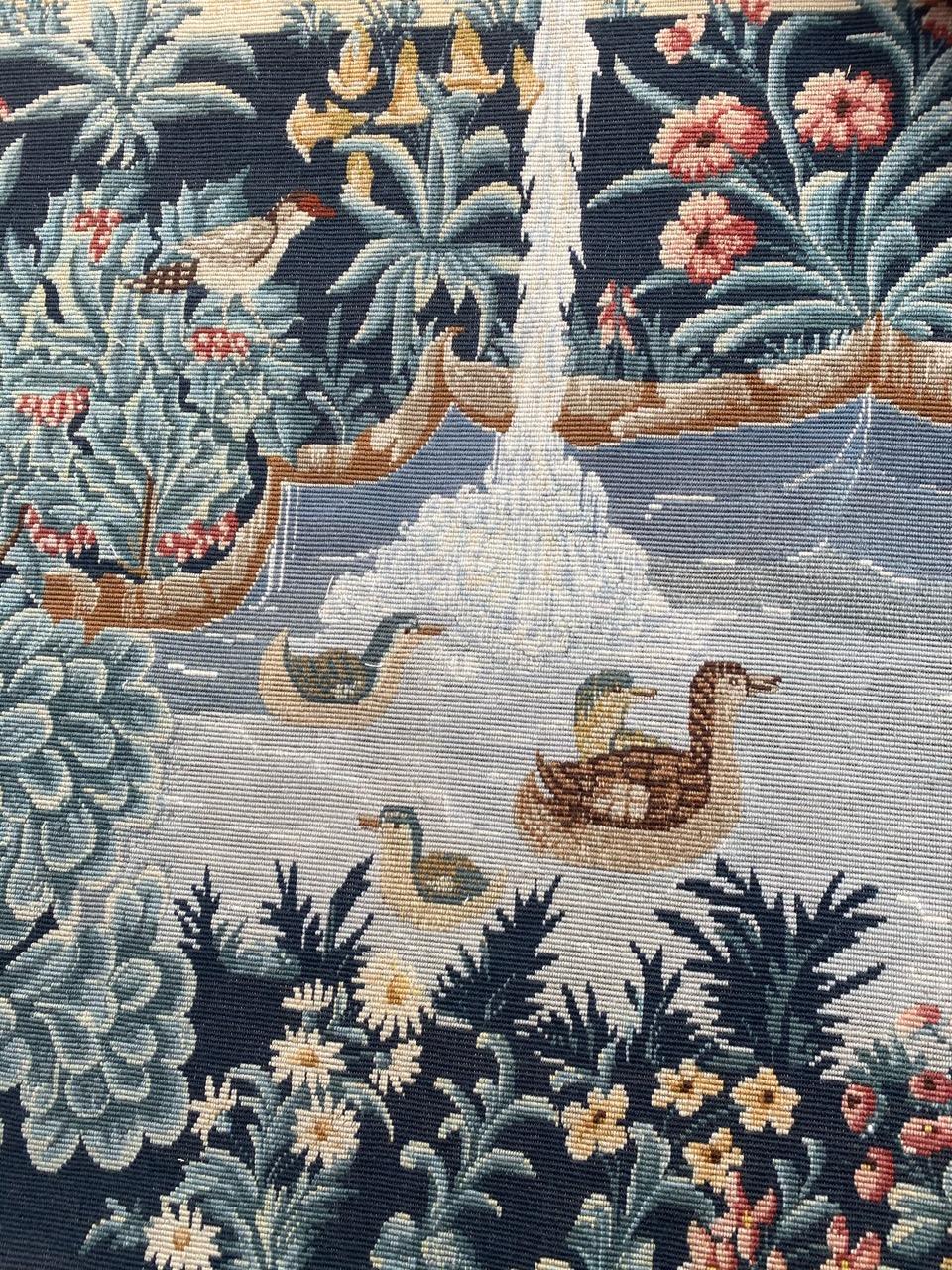 Bobyrug’s Pretty Vintage French Needlepoint Tapestry In Good Condition For Sale In Saint Ouen, FR