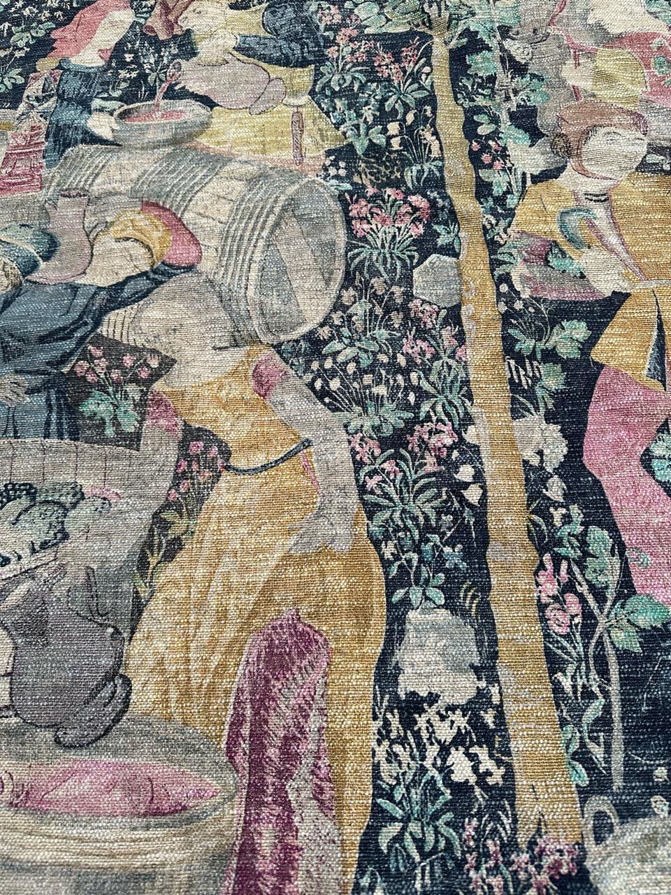 Grazioso arazzo francese vintage serigrafato con disegno medievale 