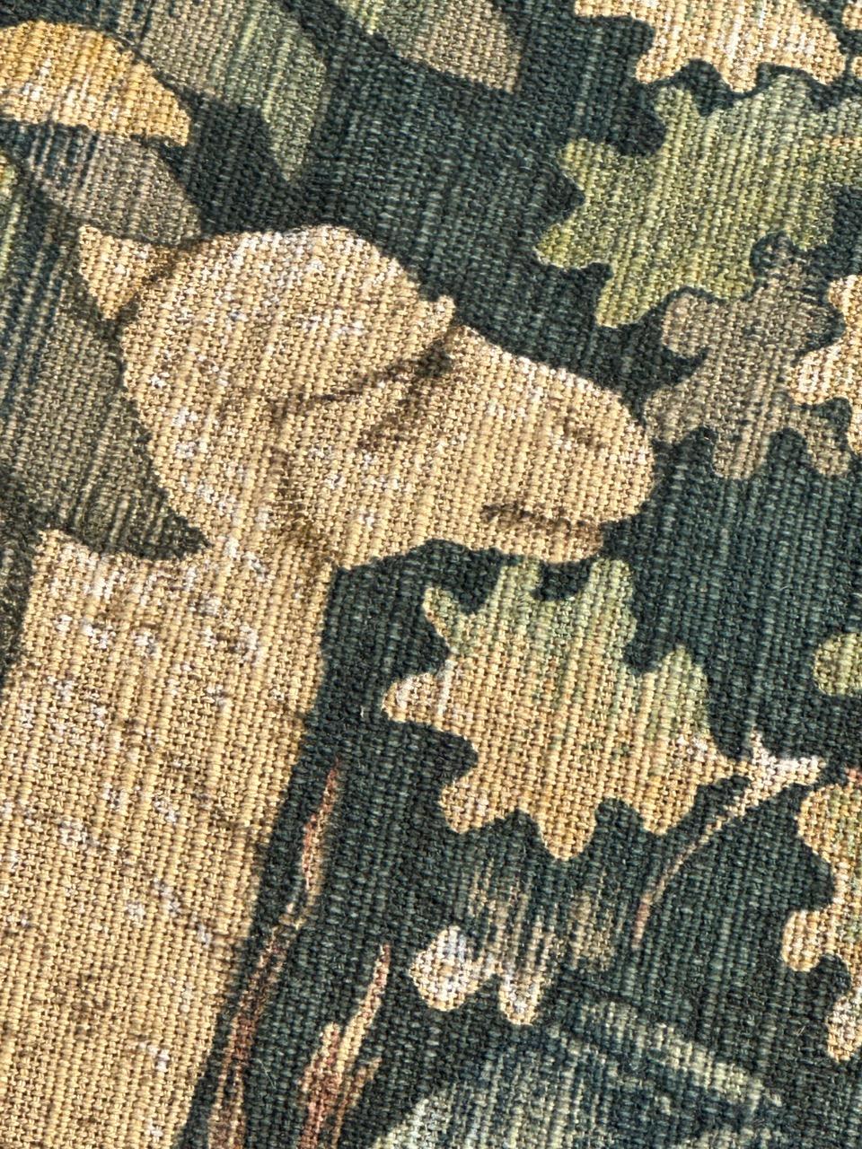 Jolie tapisserie française ancienne sérigraphiée à la main.  