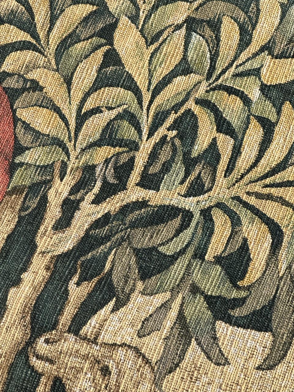 Jolie tapisserie française ancienne sérigraphiée à la main.  