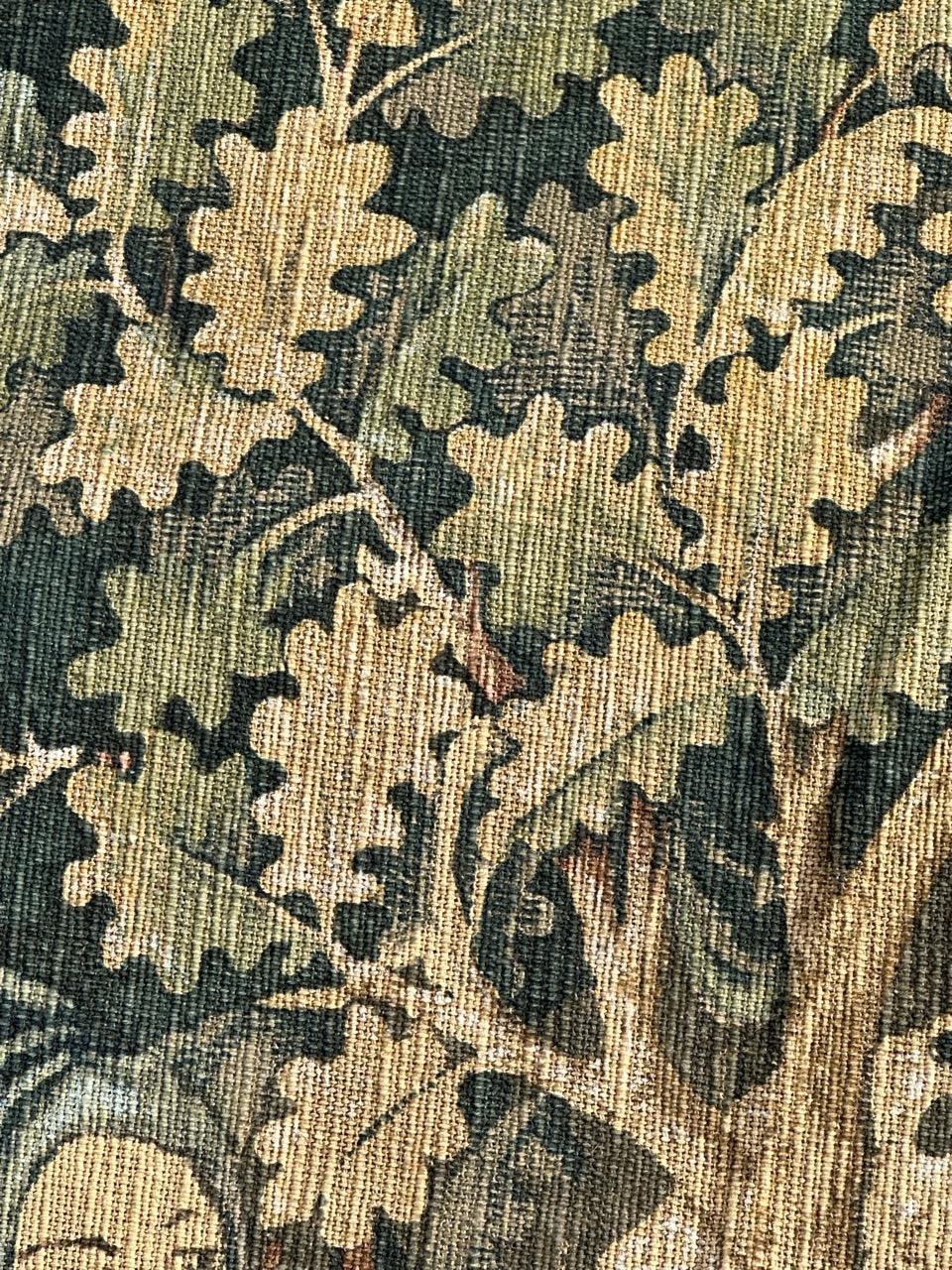 Jolie tapisserie française ancienne sérigraphiée à la main.  