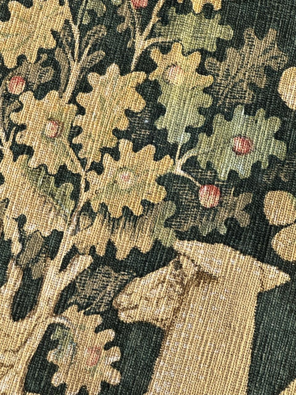 Jolie tapisserie française ancienne sérigraphiée à la main.  
