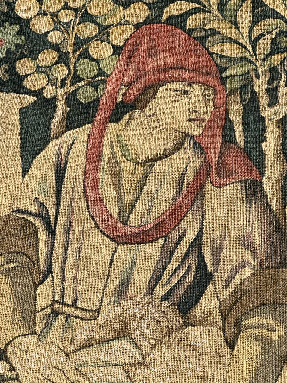 Peint à la main Jolie tapisserie française ancienne sérigraphiée à la main.  
