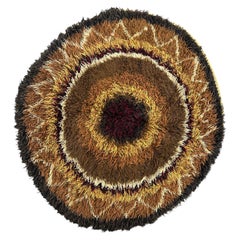 Pretty vintage hand knotted Scandinavian swedish round rug
