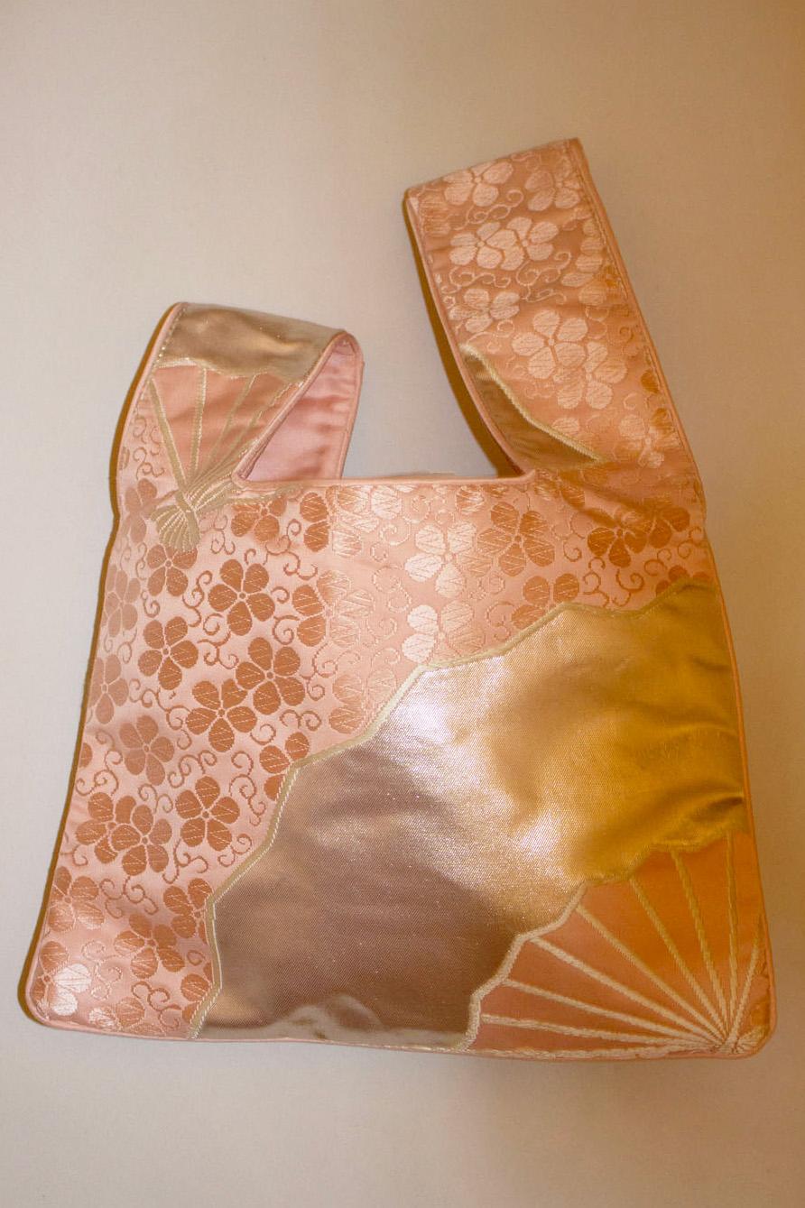 Jolie sac à main vintage fait d'anciens ceintures obi en vente 1