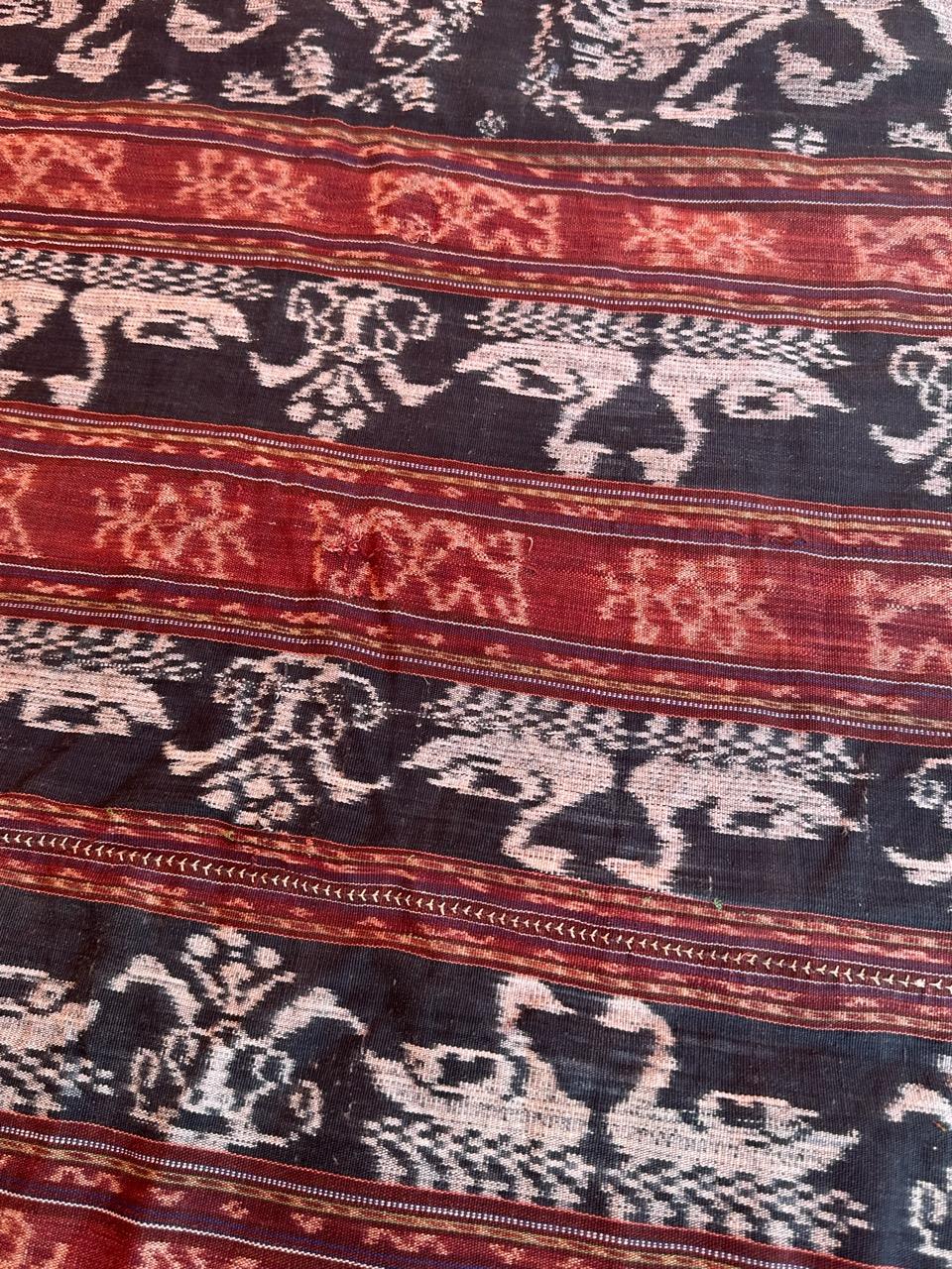 20ième siècle Bobyrug's Vintage Indonesian Ikat Tapestry or Table nappes en vente