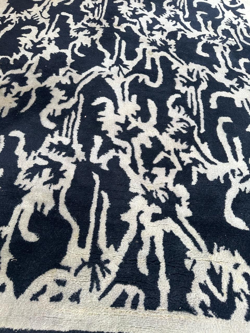 Bobyrug’s Pretty vintage modern rug with signature  In Good Condition For Sale In Saint Ouen, FR