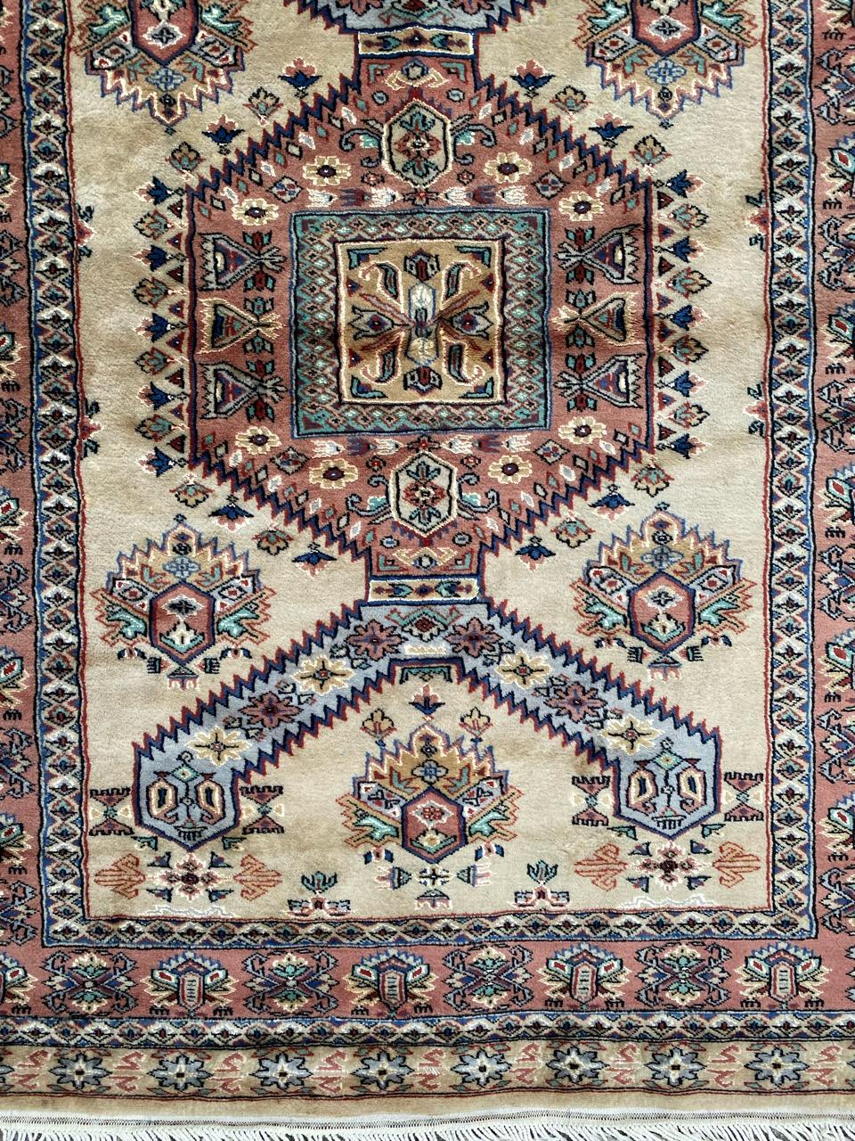 Bobyrugs hübscher pakistanischer Vintage-Teppich (Tabriz) im Angebot