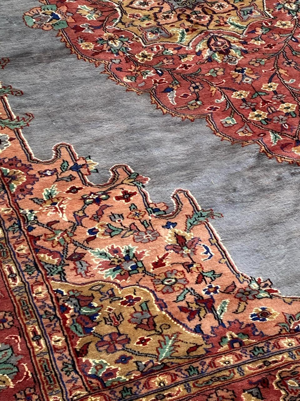 Hand-Knotted Bobyrug’s Pretty Vintage Pakistani Rug For Sale