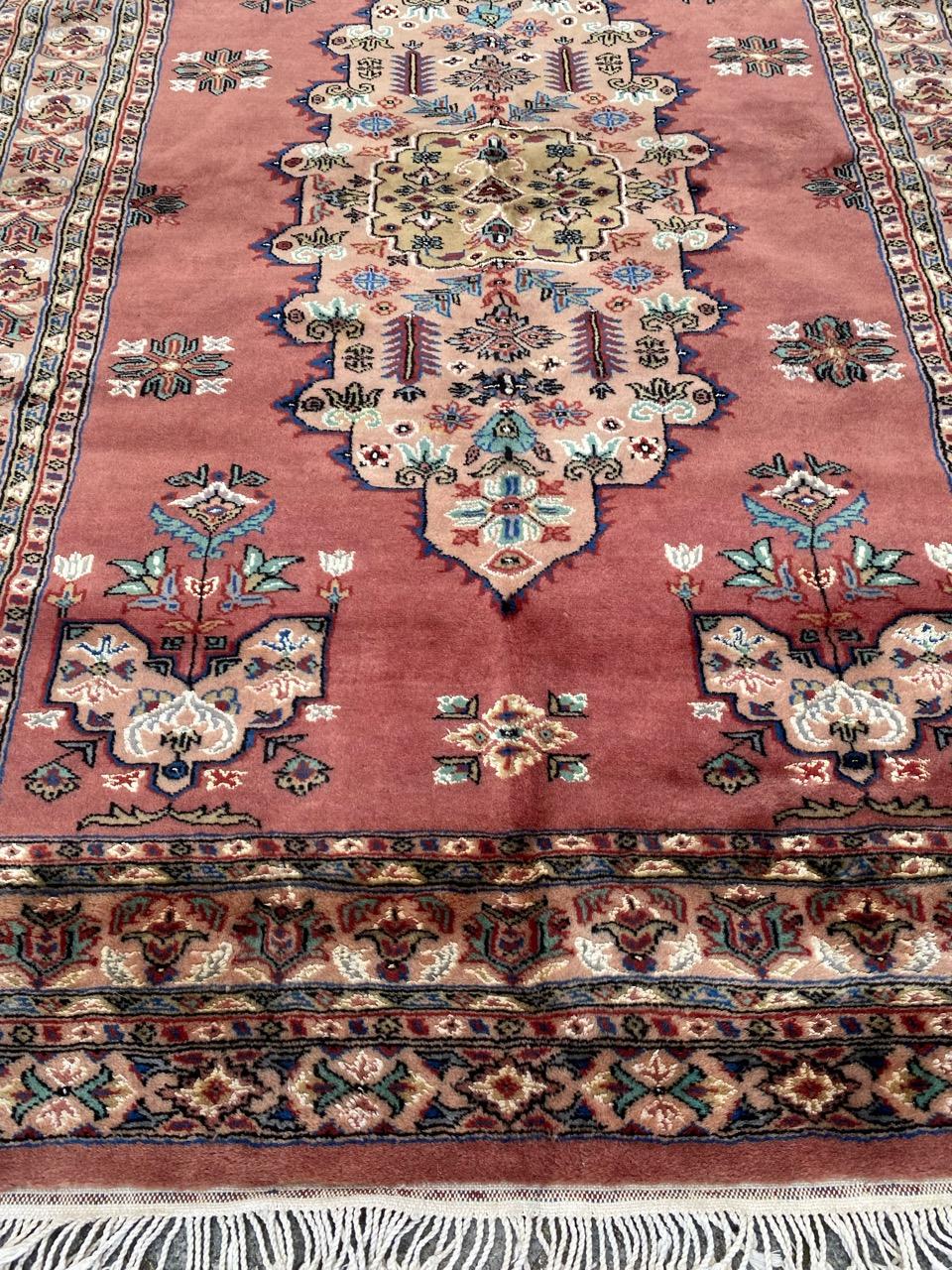 Hand-Knotted Bobyrug’s Pretty Vintage Pakistani Rug For Sale