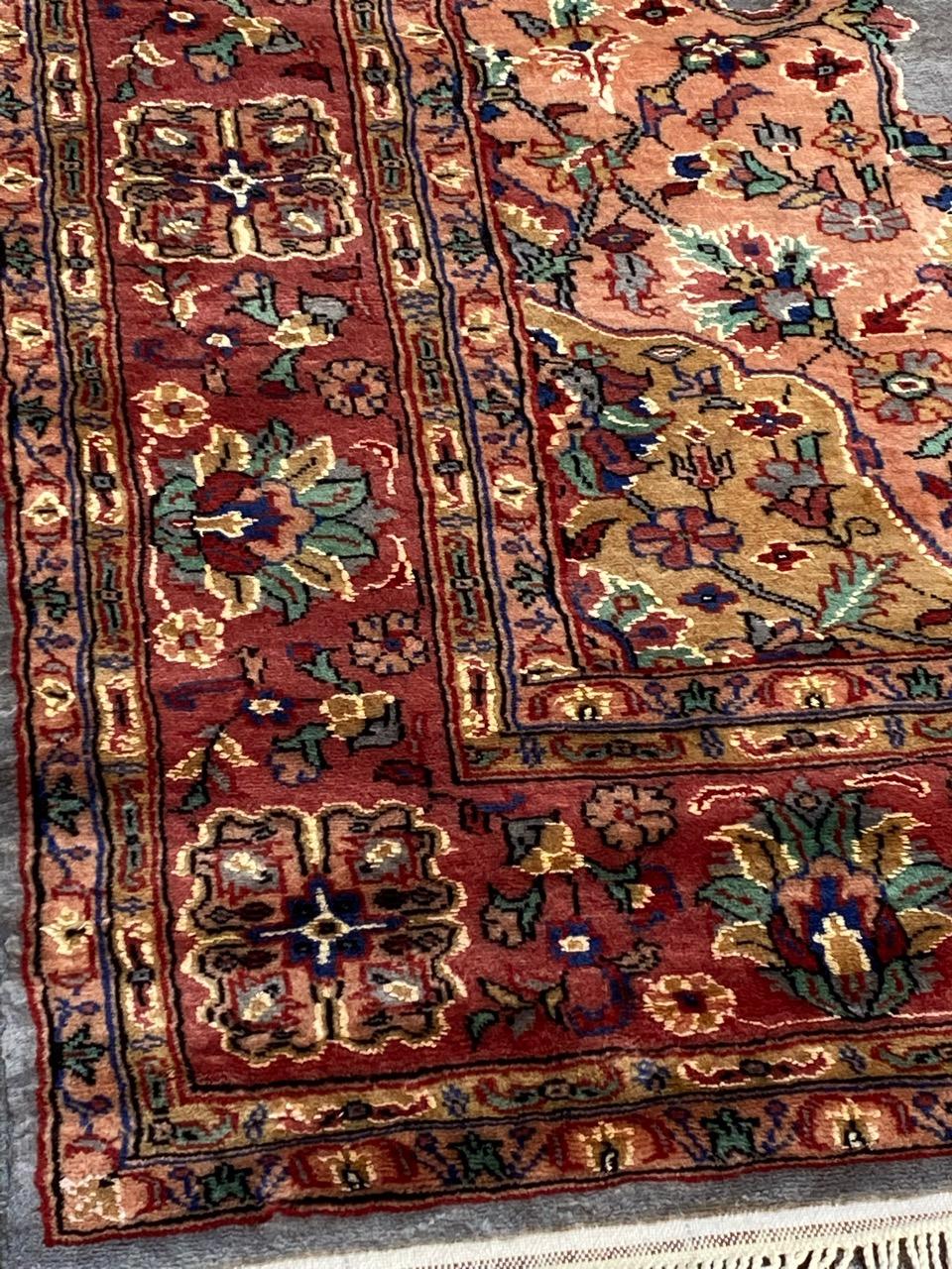 Bobyrug’s Pretty Vintage Pakistani Rug In Good Condition For Sale In Saint Ouen, FR