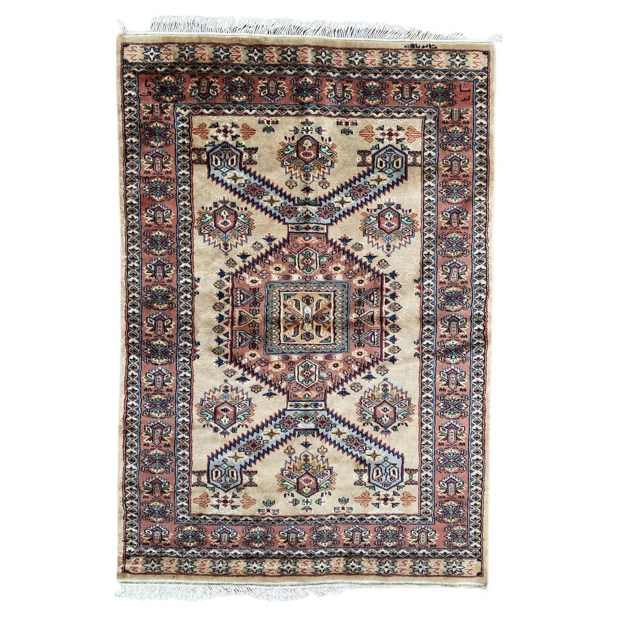 Bobyrugs hübscher pakistanischer Vintage-Teppich im Angebot