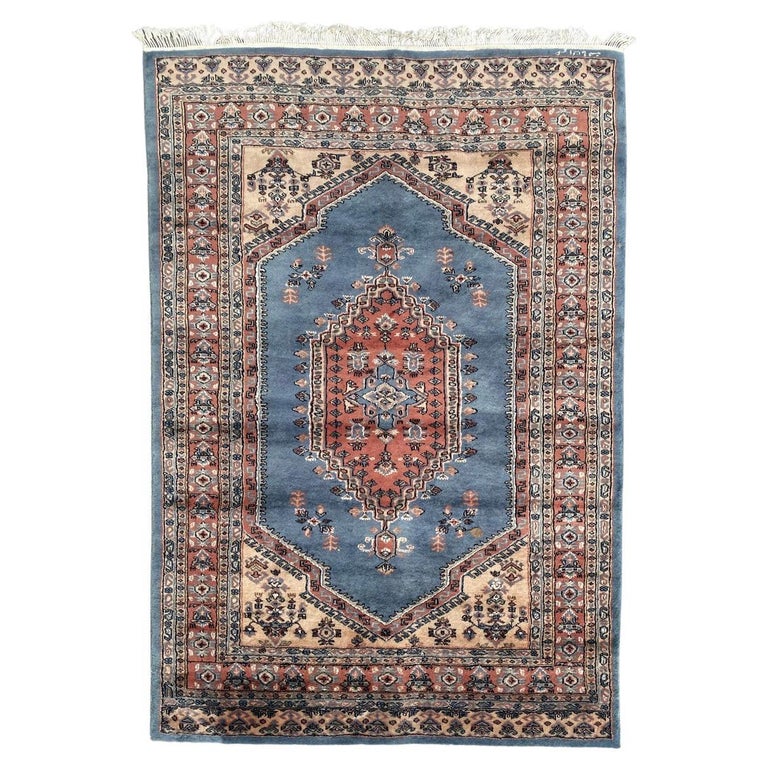 Pretty Vintage Pakistani Rug For Sale at 1stDibs