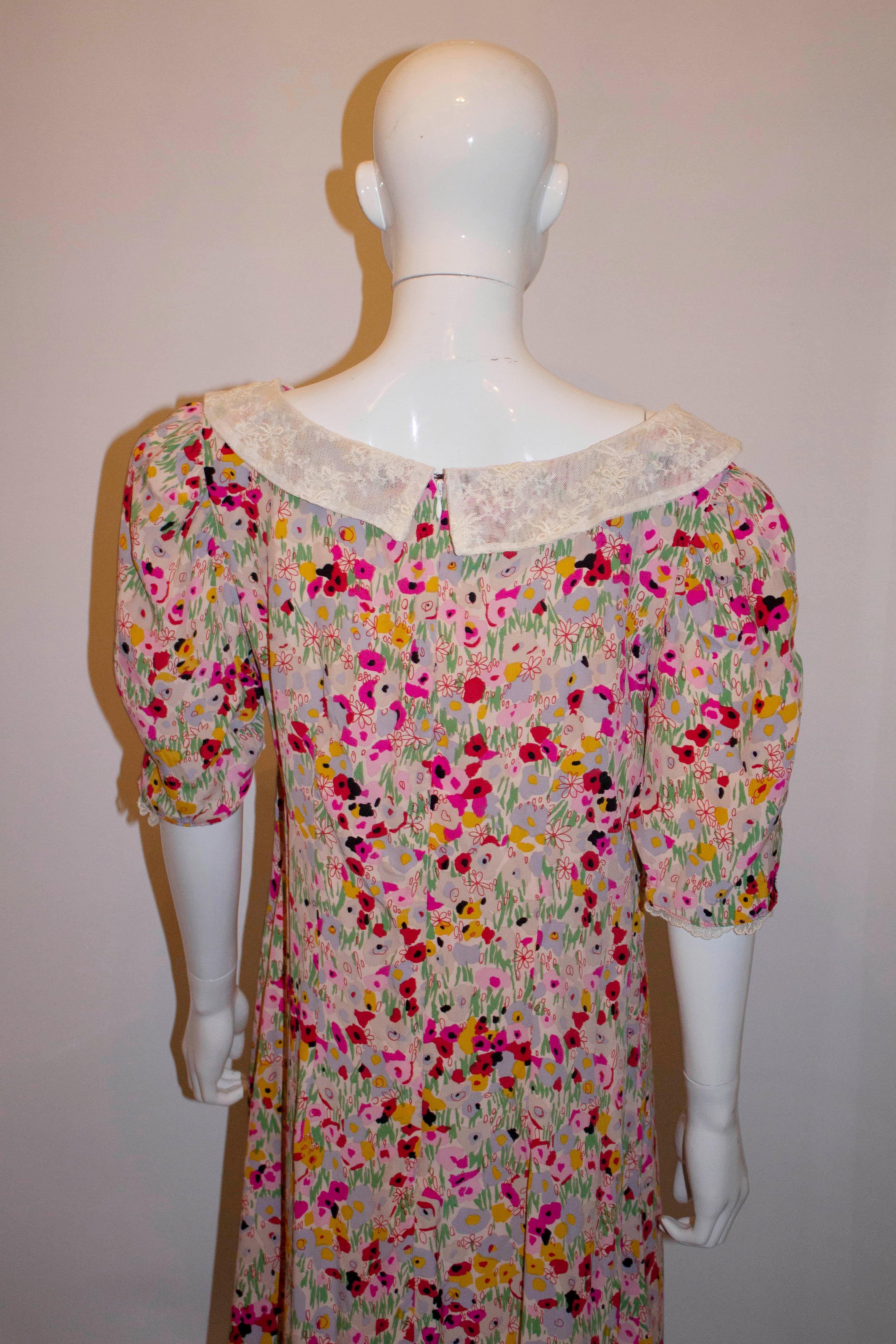 Pretty Vintage Print Dress with Lace Trim 1
