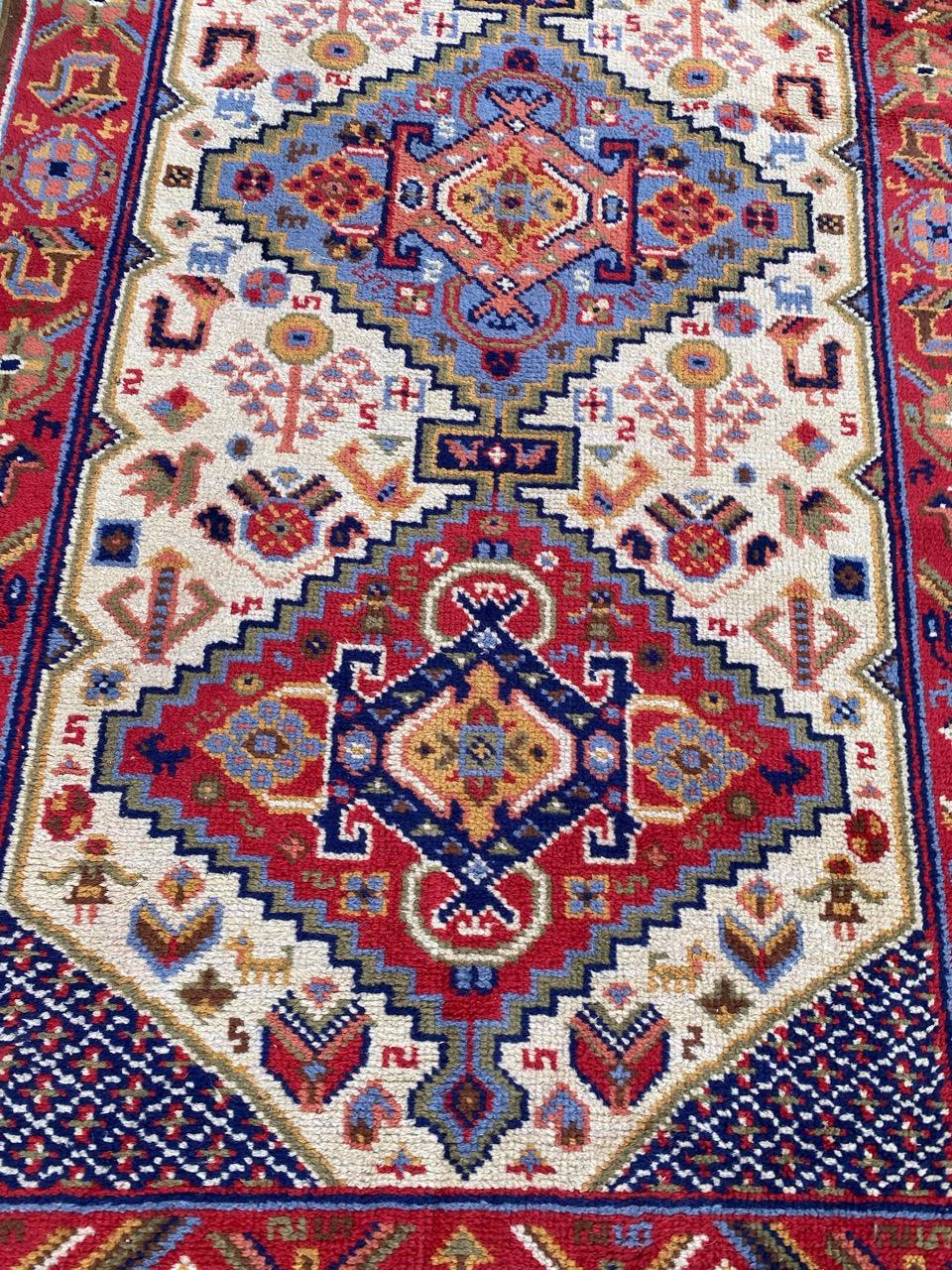 Bobyrug’s Pretty vintage Shiraz style french knotted rug  For Sale 3