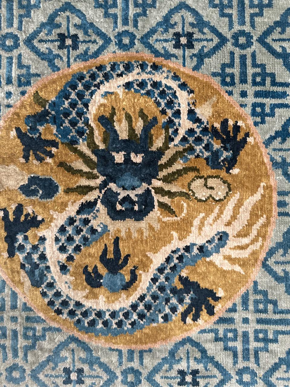 Bobyrug’s Pretty vintage silk Chinese rug  In Good Condition For Sale In Saint Ouen, FR