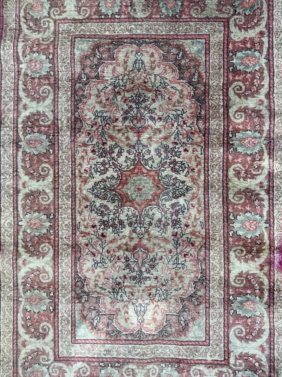 Bobyrug's Hübscher türkischer Kayseri-Teppich aus Seide  (Tabriz) im Angebot