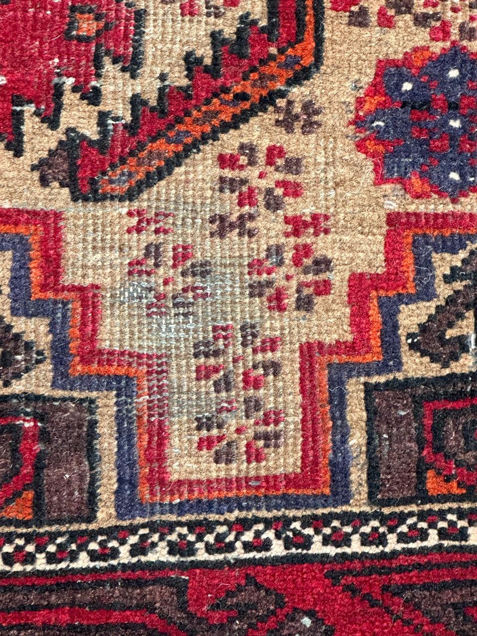 Pretty vintage tribal Baluch rug In Fair Condition For Sale In Saint Ouen, FR