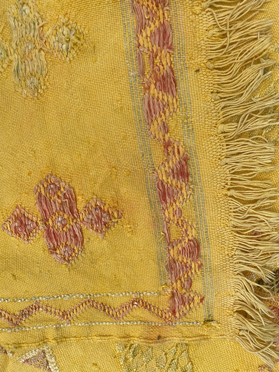Pretty Vintage Tribal Silk Moroccan Kilim For Sale 15