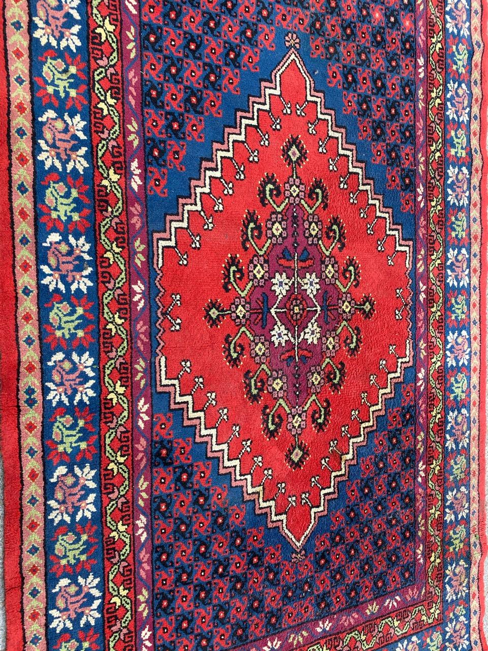 Bobyrug's Hübscher Tunesischer Vintage-Teppich (20. Jahrhundert) im Angebot