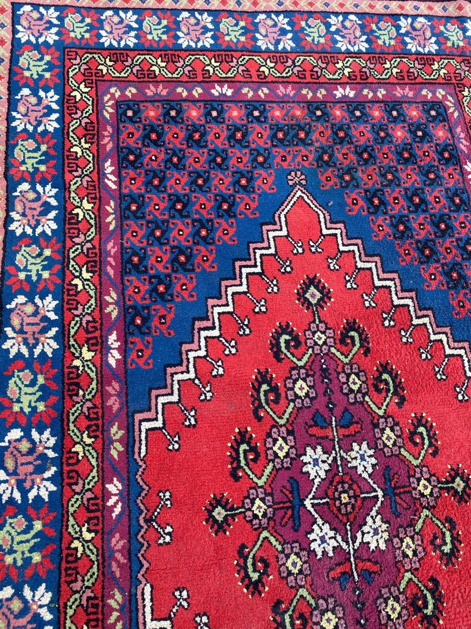 Bobyrug's Hübscher Tunesischer Vintage-Teppich (Wolle) im Angebot