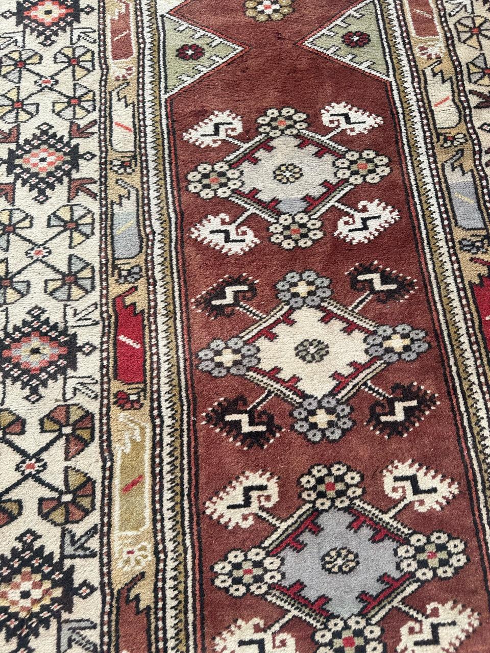 Bonita alfombra vintage turca de Anatolia en venta 3