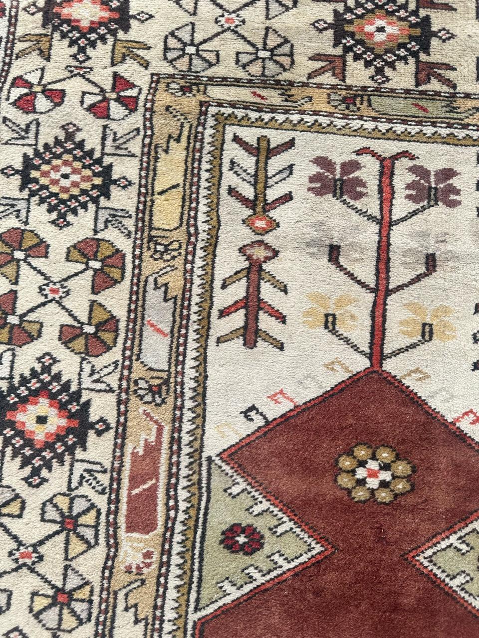 Bonita alfombra vintage turca de Anatolia en venta 6