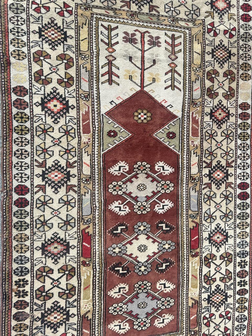 Bonita alfombra vintage turca de Anatolia en venta 9