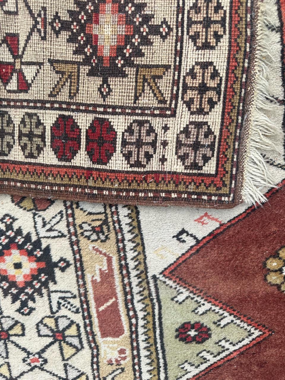 Bonita alfombra vintage turca de Anatolia en venta 12