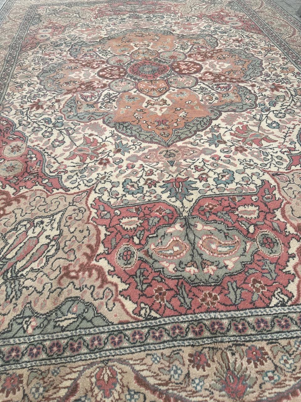 Pretty vintage Turkish Kayseri rug For Sale 10