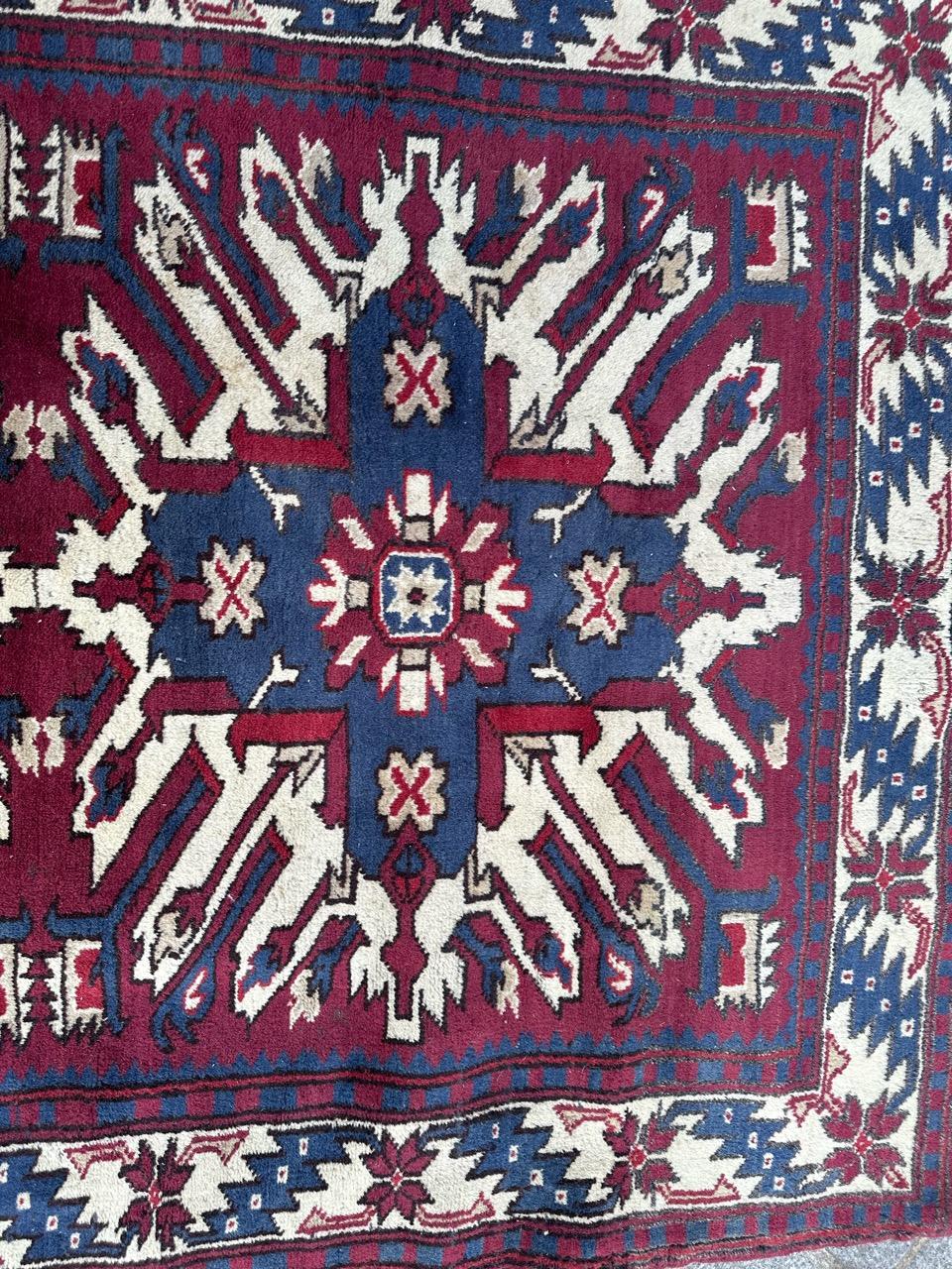 Hübscher türkischer Vintage-Teppich Kazak-Design im Zustand „Gut“ im Angebot in Saint Ouen, FR