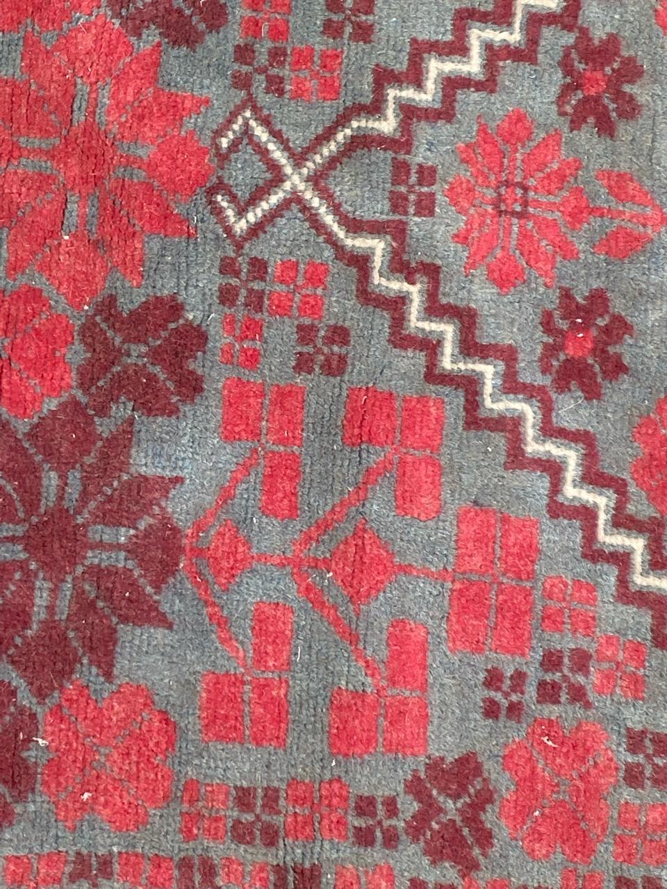 Bobyrugs hübscher türkischer Yagcibedir-Teppich im Vintage-Stil (20. Jahrhundert) im Angebot