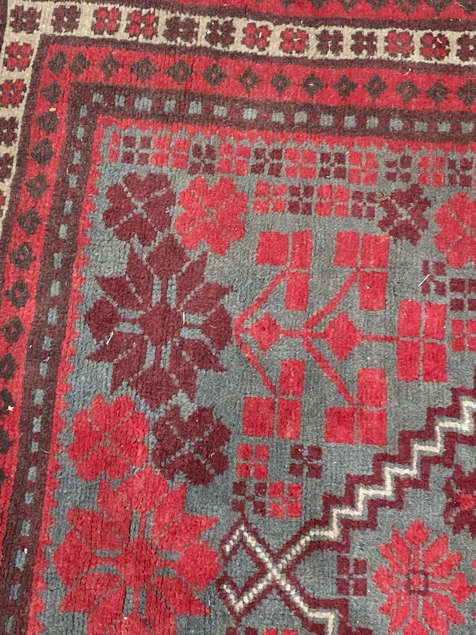 Bobyrugs hübscher türkischer Yagcibedir-Teppich im Vintage-Stil im Angebot 1