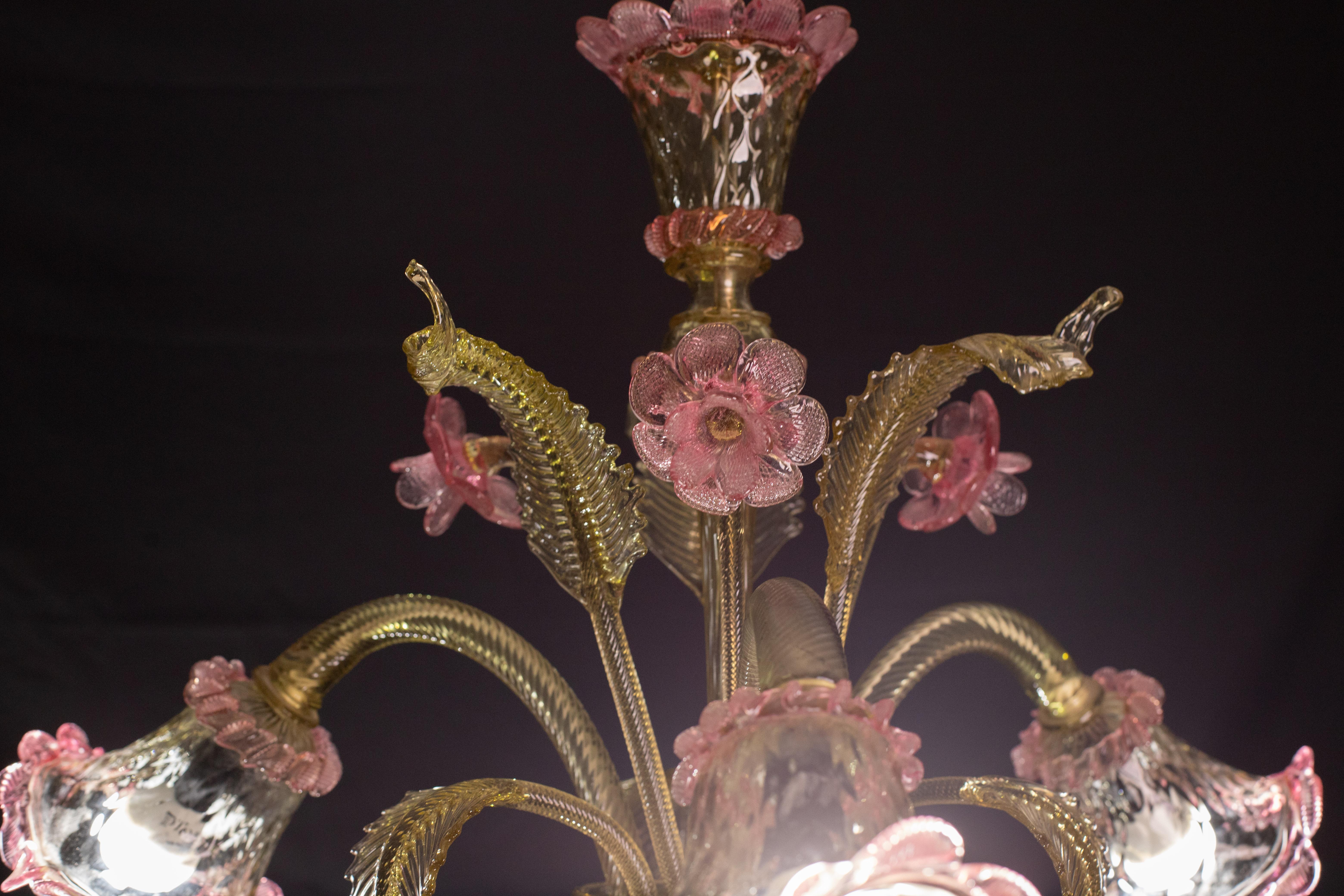 Pretty Vintage Venetian Chandelier Murano Glass, Pink and Green Glass, 1950s In Good Condition For Sale In Roma, IT