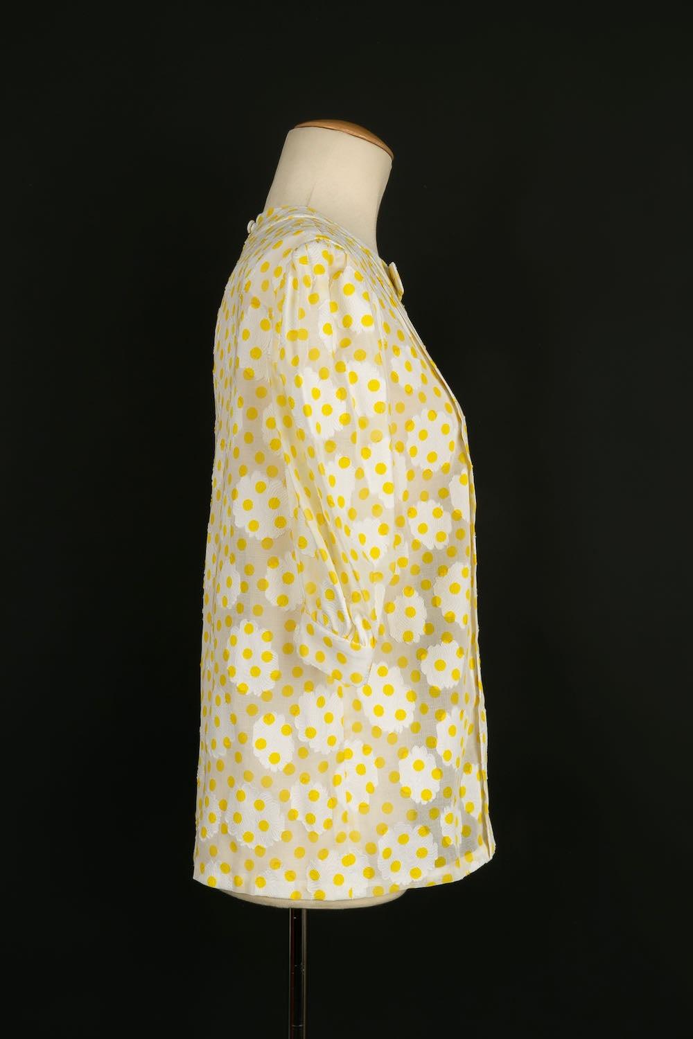 Weiße Vintage-Bluse mit gelben Tupfenmuster und Tupfen Damen im Angebot