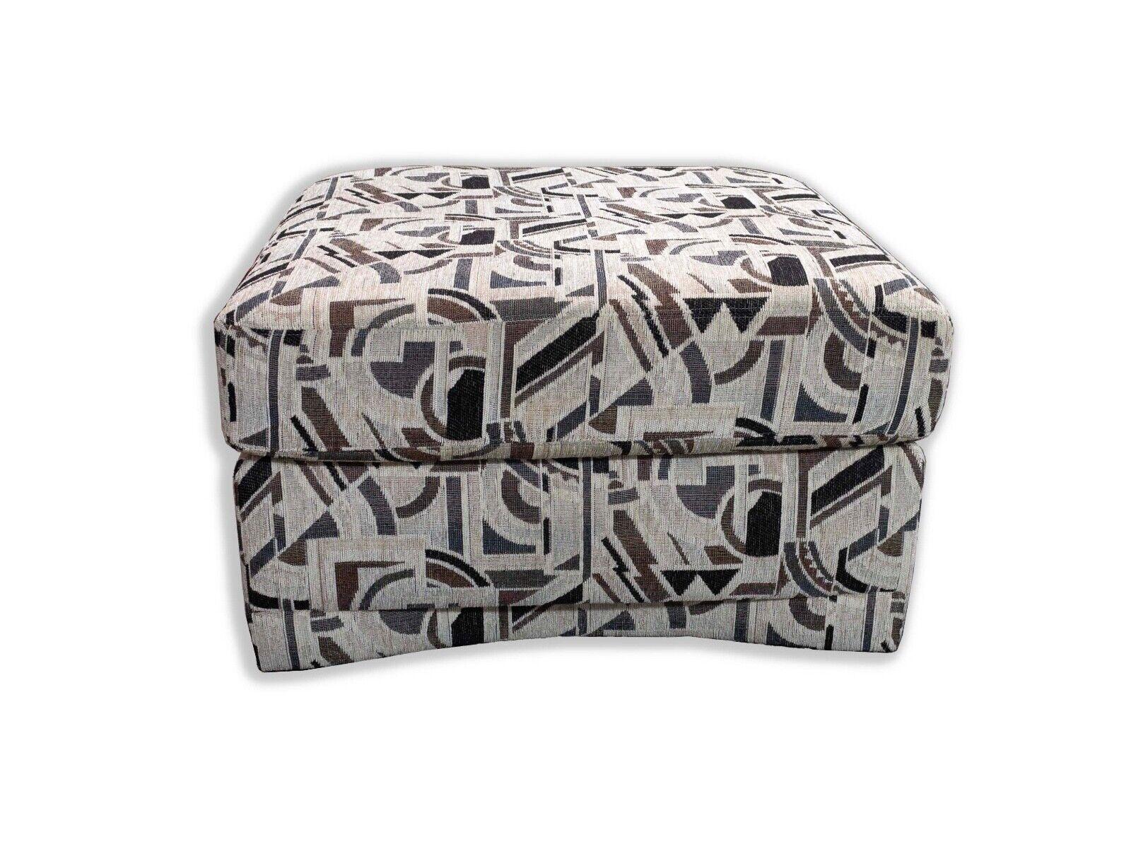 Preview Furniture Corporation Patterned Square Ottoman Contemporary Modern In Good Condition For Sale In Keego Harbor, MI
