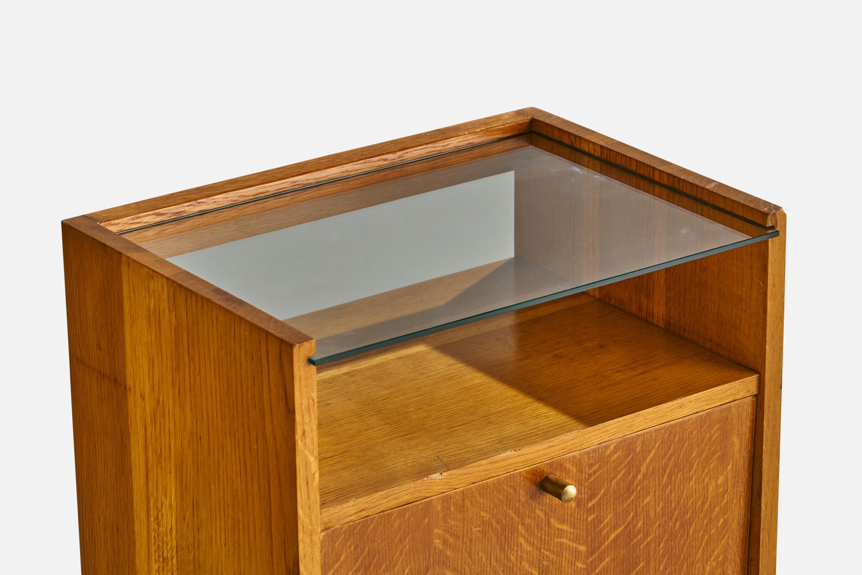 ISA Bergamo, Nightstands, Wood, Glass, Brass, Italy, 1950s For Sale 4
