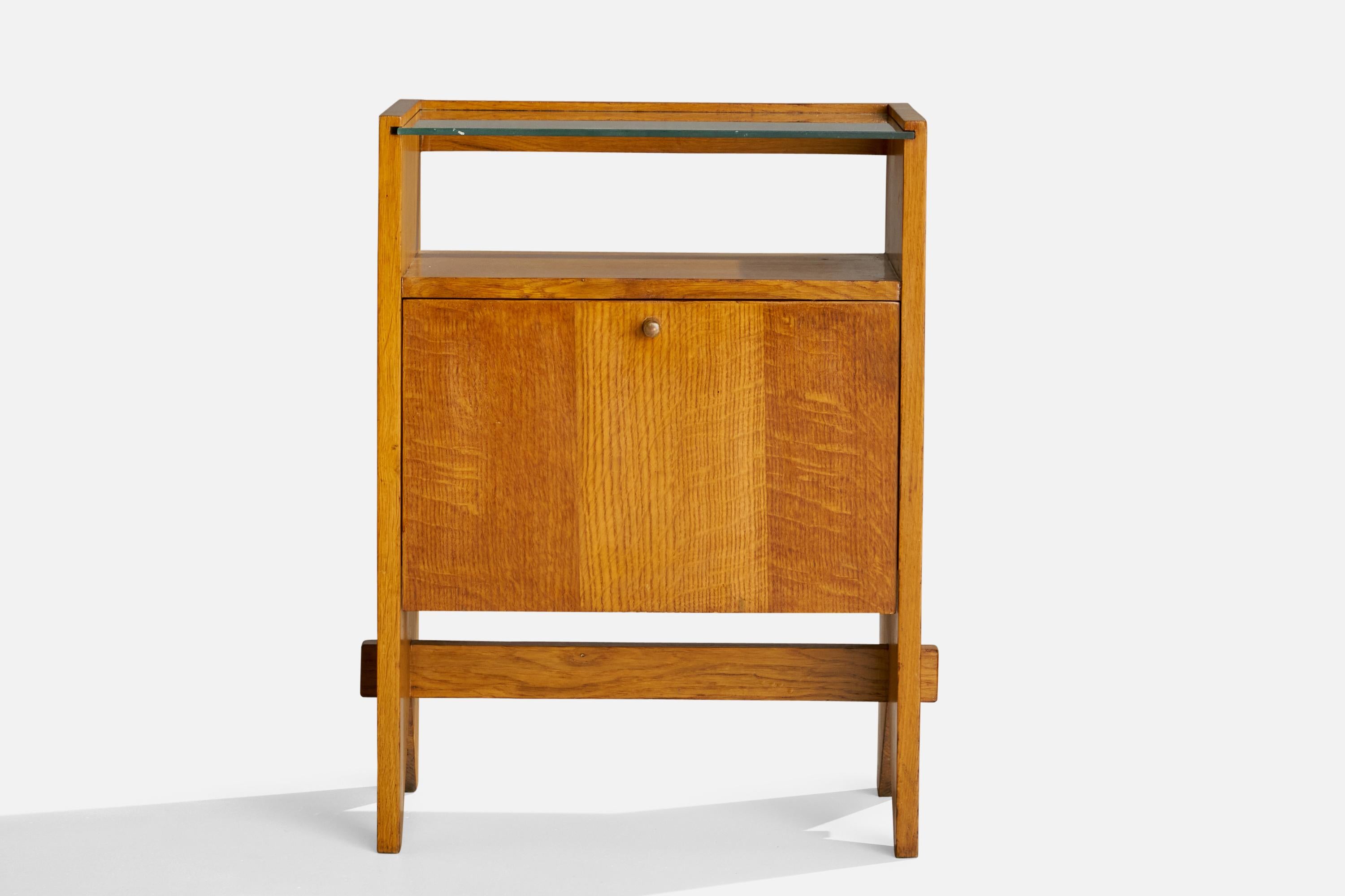 *PREVIEW* ISA Bergamo, Nightstands, Wood, Glass, Brass, Italy, 1950s In Good Condition For Sale In High Point, NC