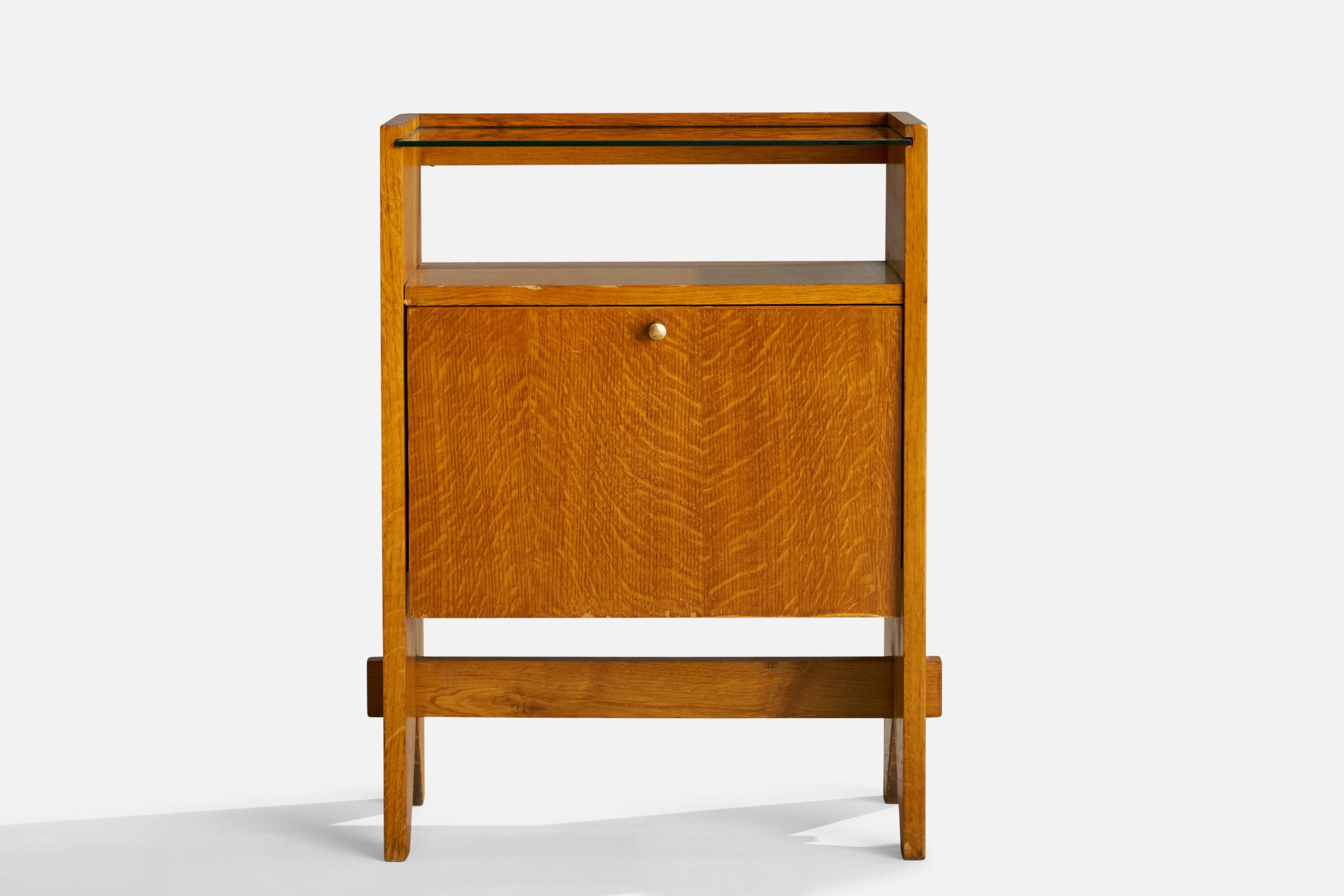 Mid-20th Century *PREVIEW* ISA Bergamo, Nightstands, Wood, Glass, Brass, Italy, 1950s For Sale