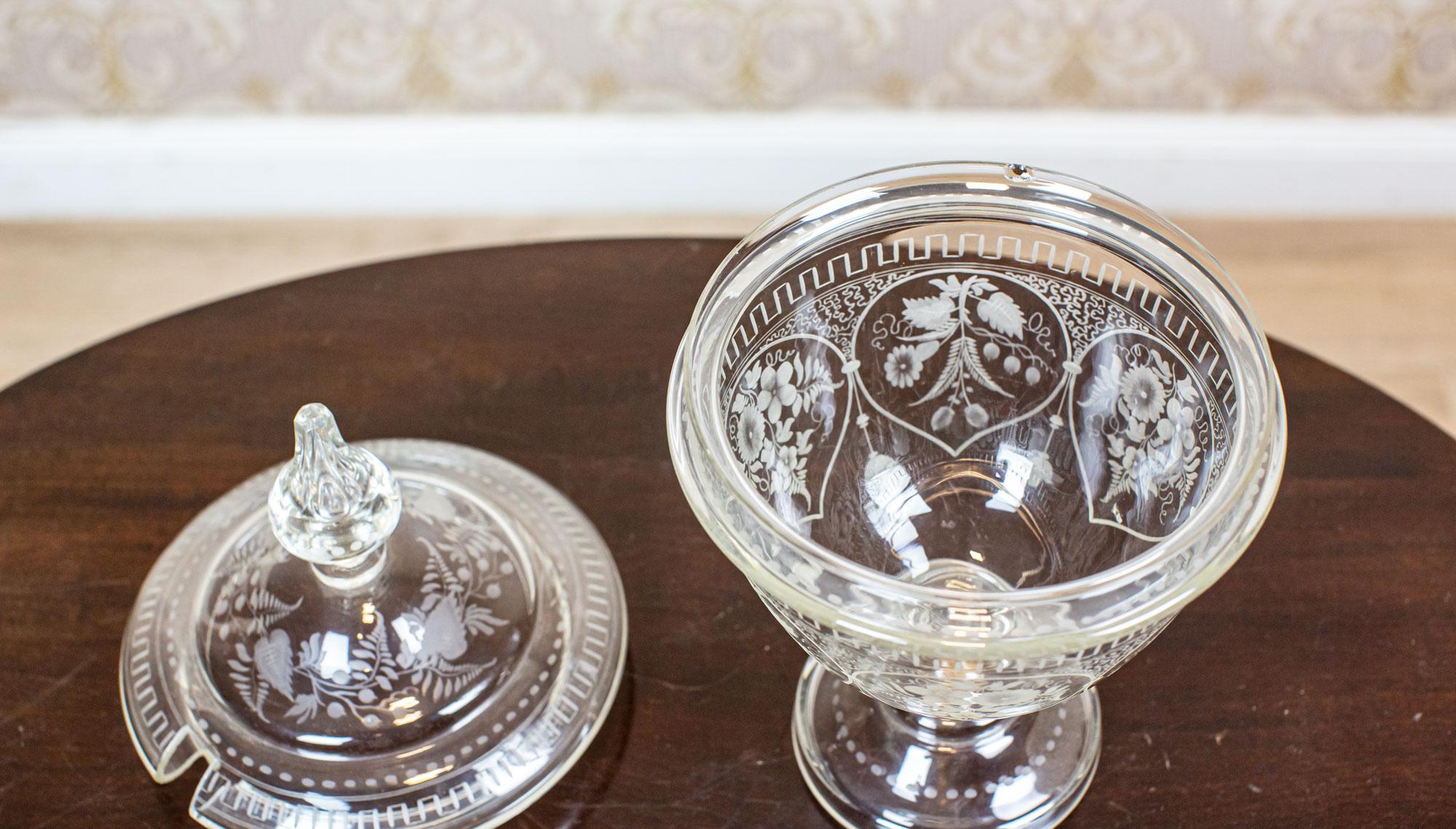 20th Century Prewar Crystal Bonbonniere Decorated with Floral Motifs For Sale