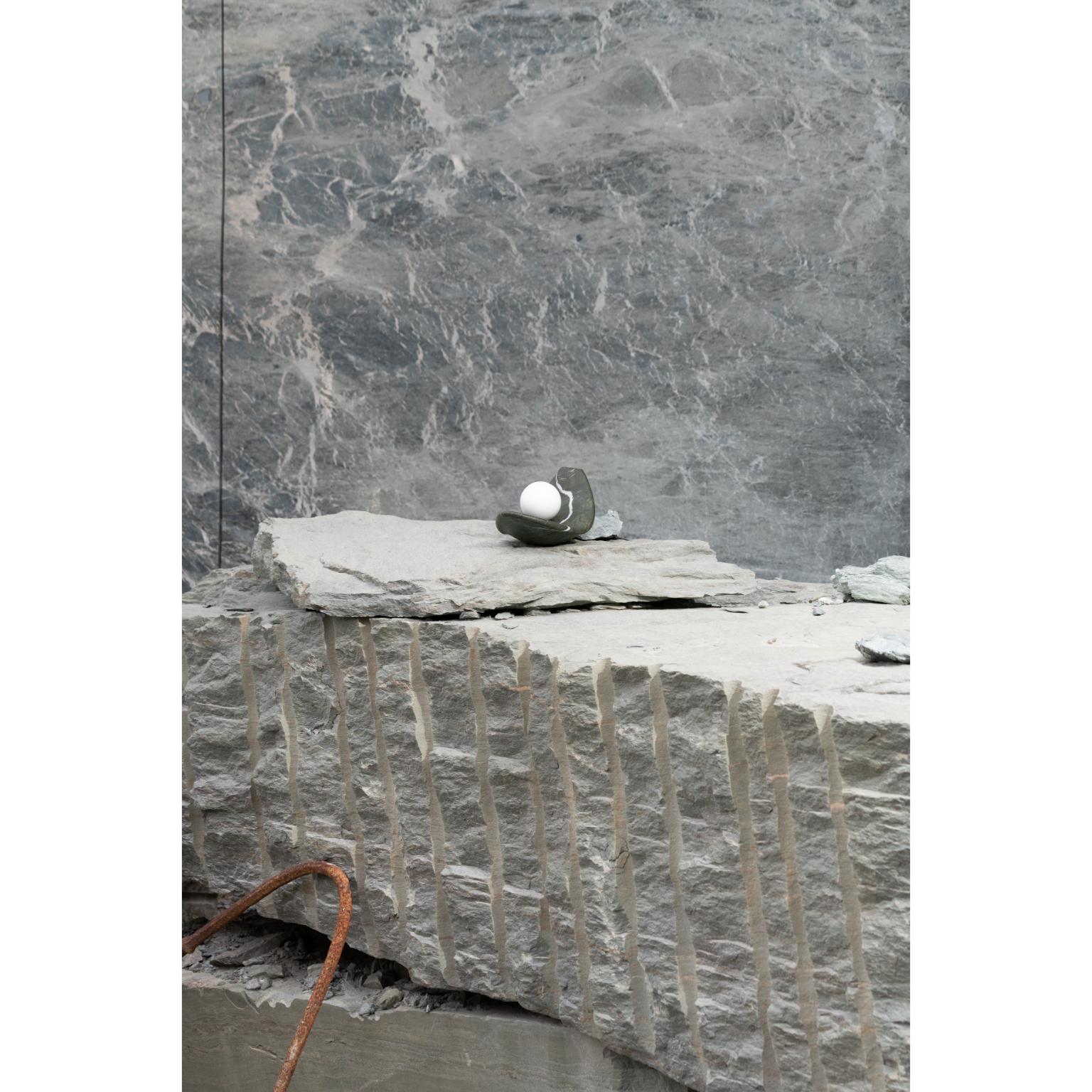 Prickless Pearl - 01 Sculpture Table Lamp by ON.ENTROPY In New Condition For Sale In Geneve, CH