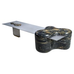 Banc Prima Materia sculpté à la main, fabriqué en exclusivité