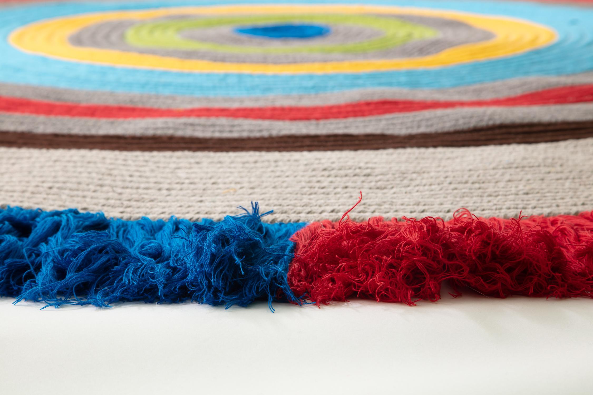 Américain Tapis en acrylique Primary Rings en vente