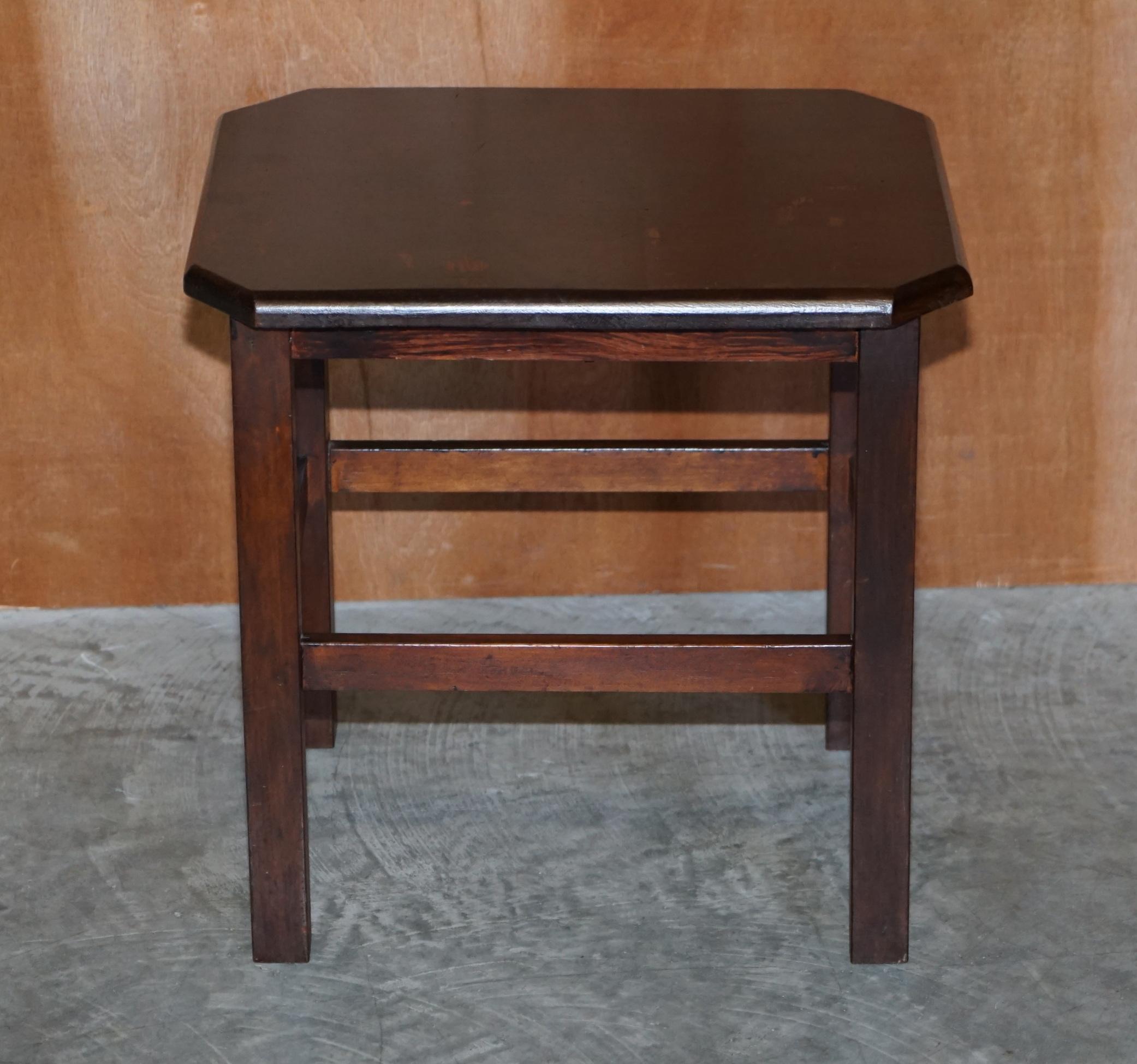 We are delighted to offer this nice primate English oak side table circa 1930’s

Please note the delivery fee listed is just a guide, it covers within the M25 only for the UK and local Europe only for international

A very utilitarian every day
