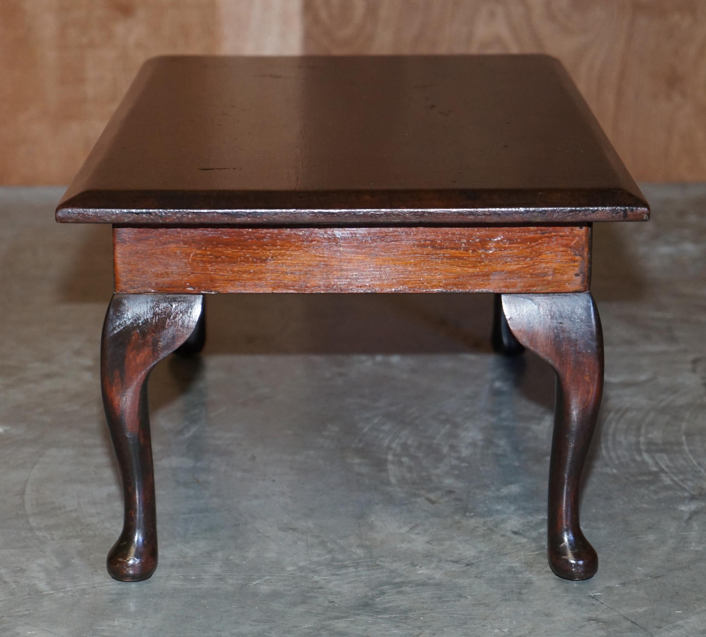 Milieu du XXe siècle Table basse ou table à vin d'appoint Primate des années 1950, très utilitaire, vendue à la vente en vente